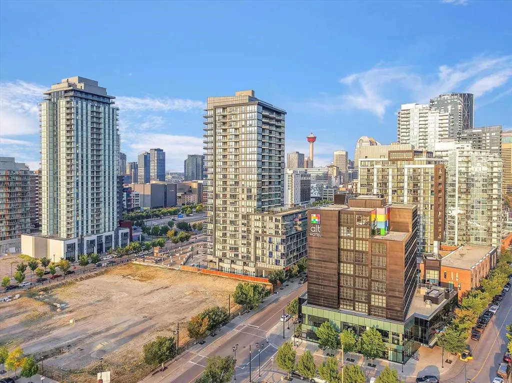 615 6 Avenue SE, #403