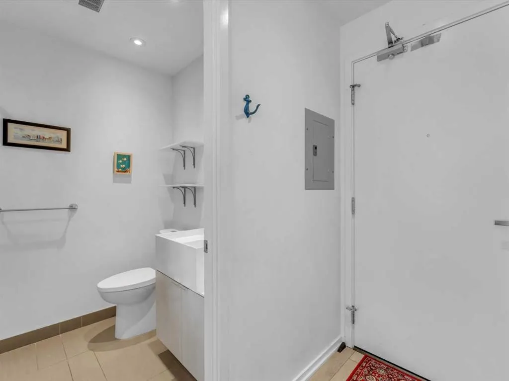 615 6 Avenue SE, #403