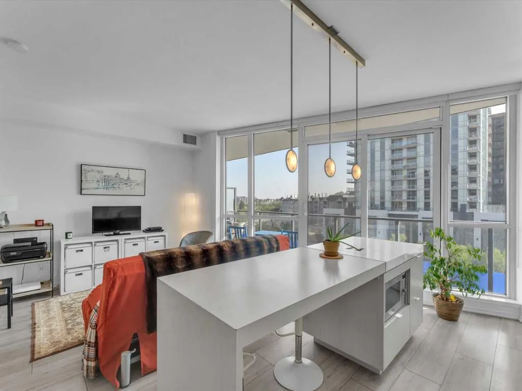 615 6 Avenue SE, #403