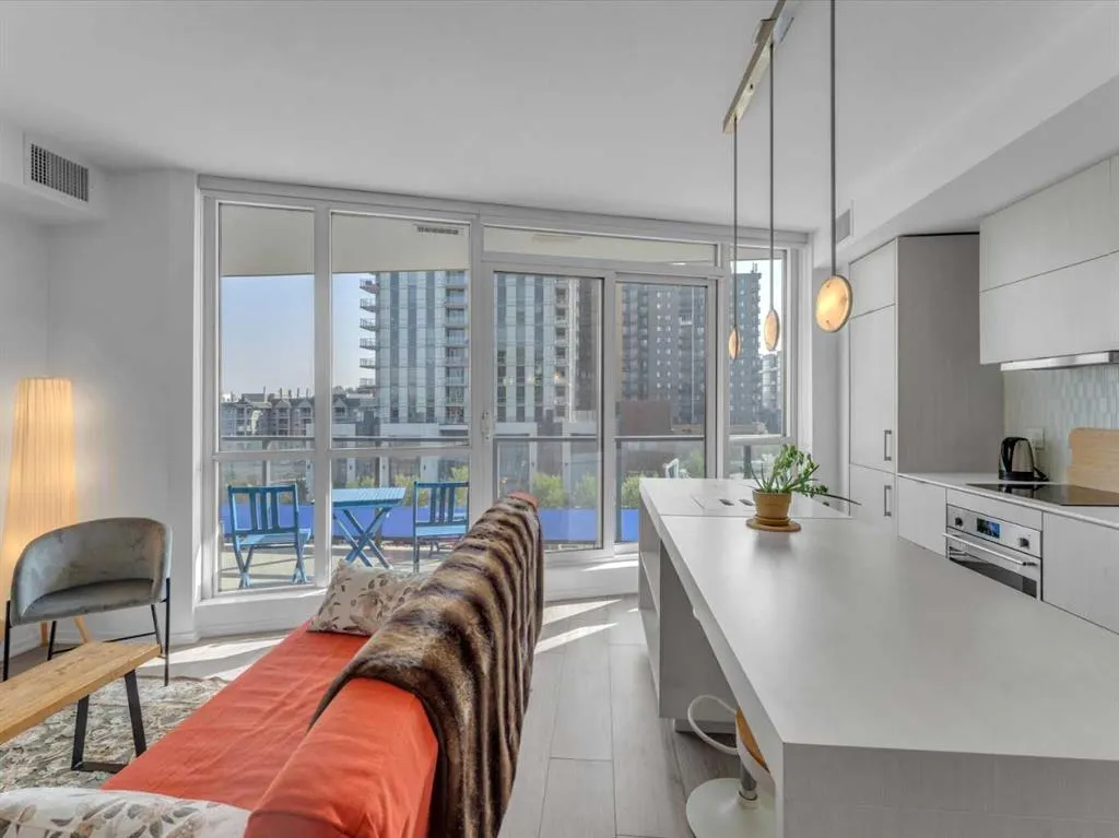 615 6 Avenue SE, #403
