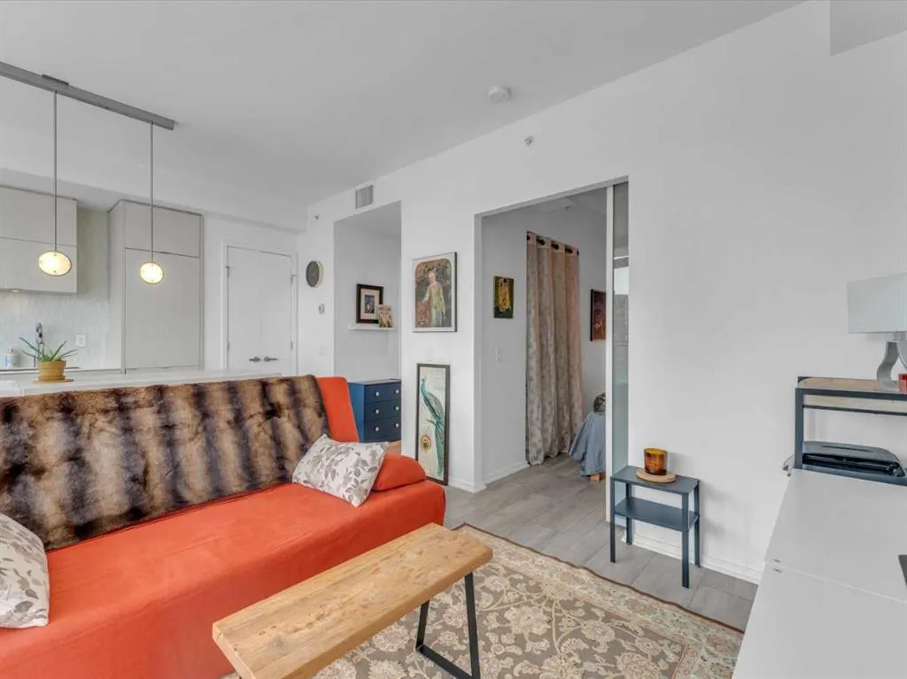 615 6 Avenue SE, #403