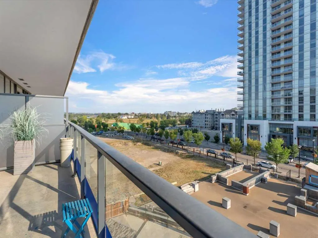 615 6 Avenue SE, #403