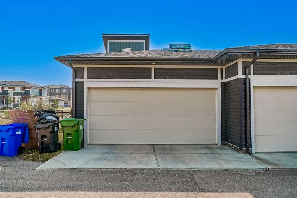 96 Skyview Parade NE