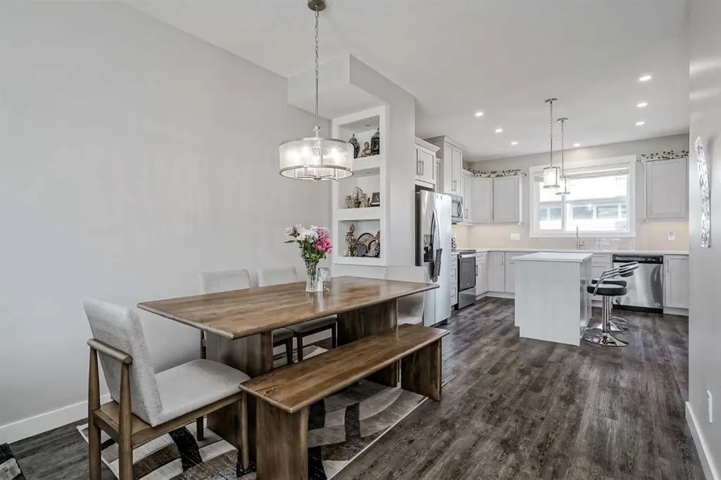 96 Skyview Parade NE