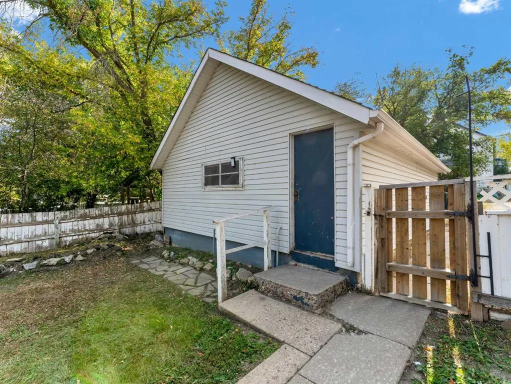 11 1 Street SE