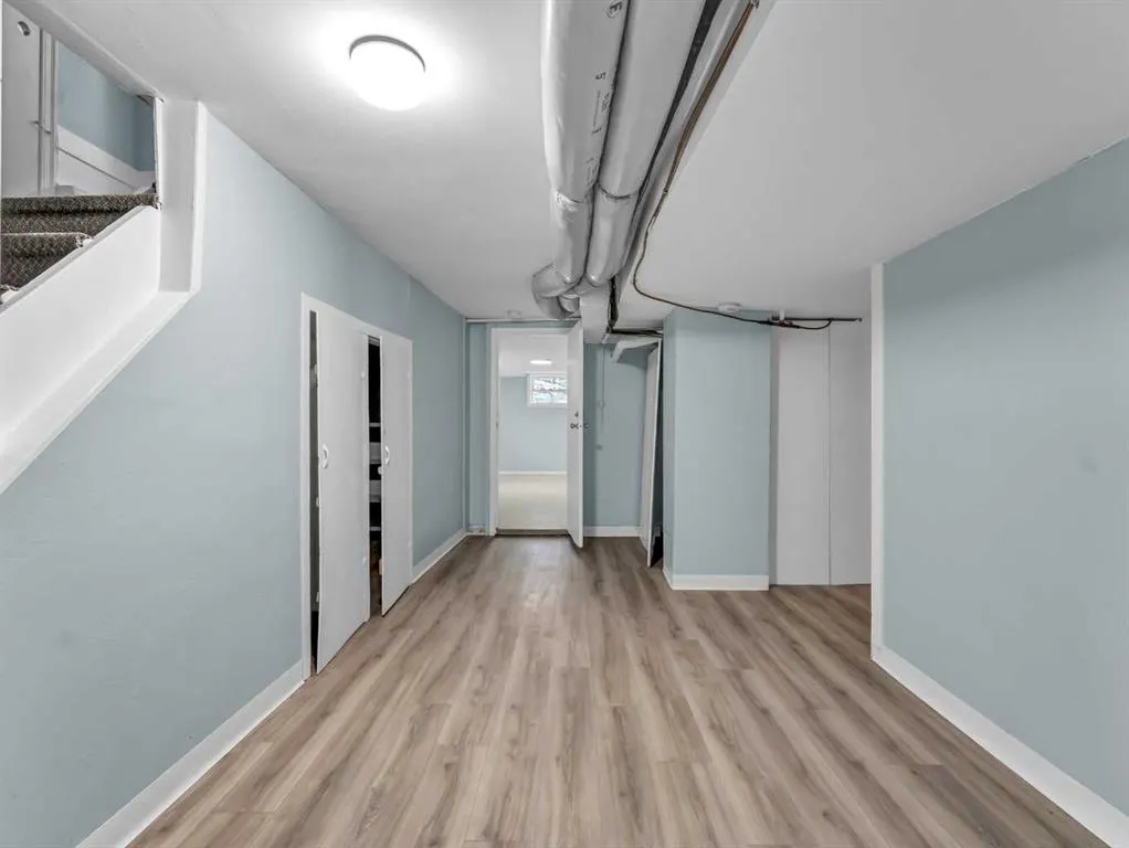 11 1 Street SE