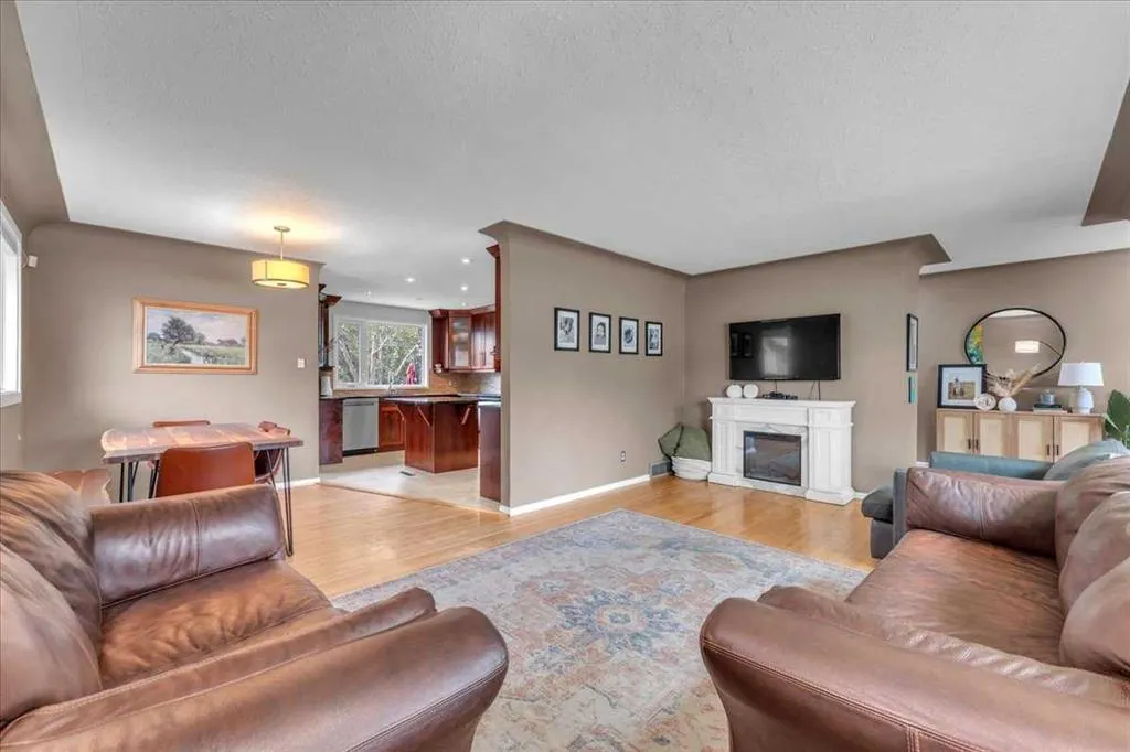 427 Capri Avenue NW