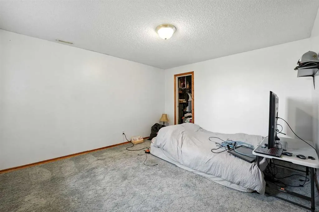338123 80 Street E
