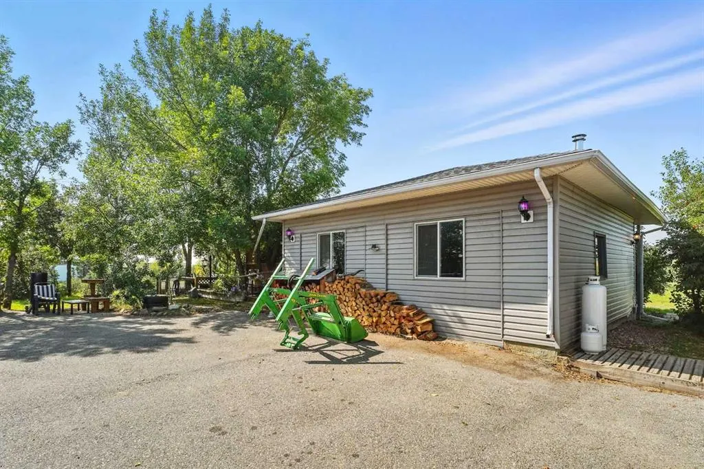 338123 80 Street E