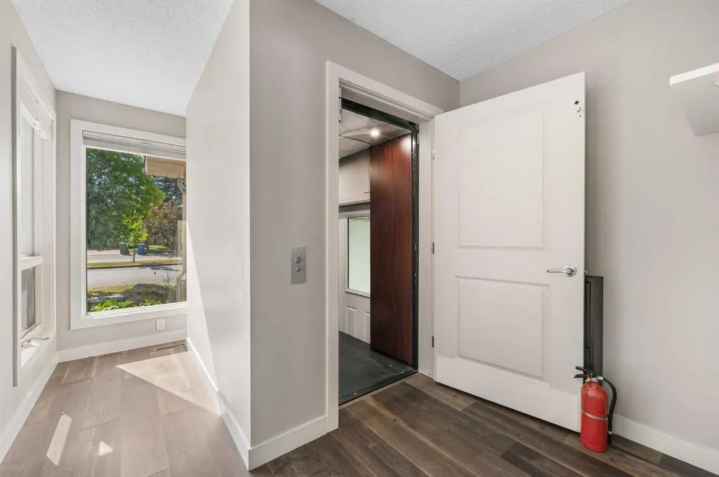 14 Douglasbank Drive SE