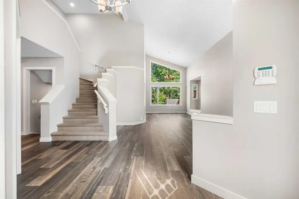 14 Douglasbank Drive SE