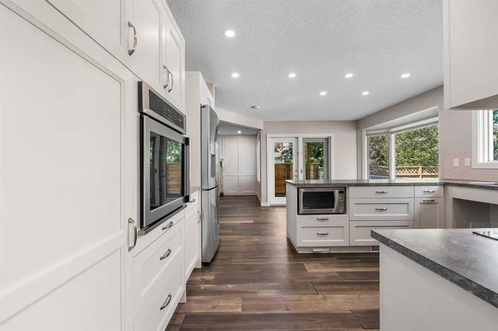 14 Douglasbank Drive SE
