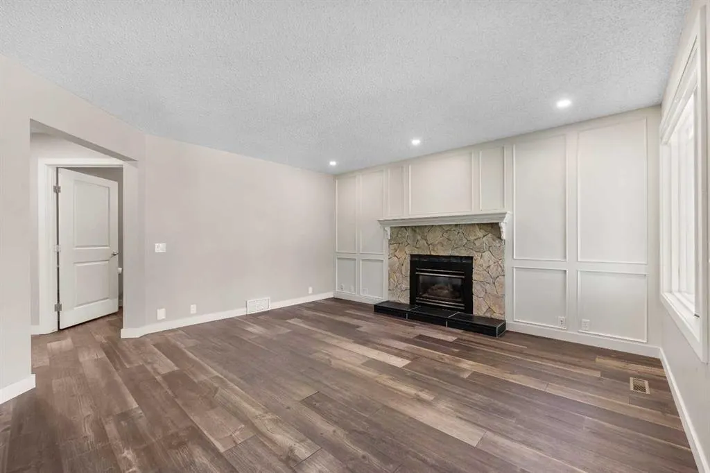 14 Douglasbank Drive SE