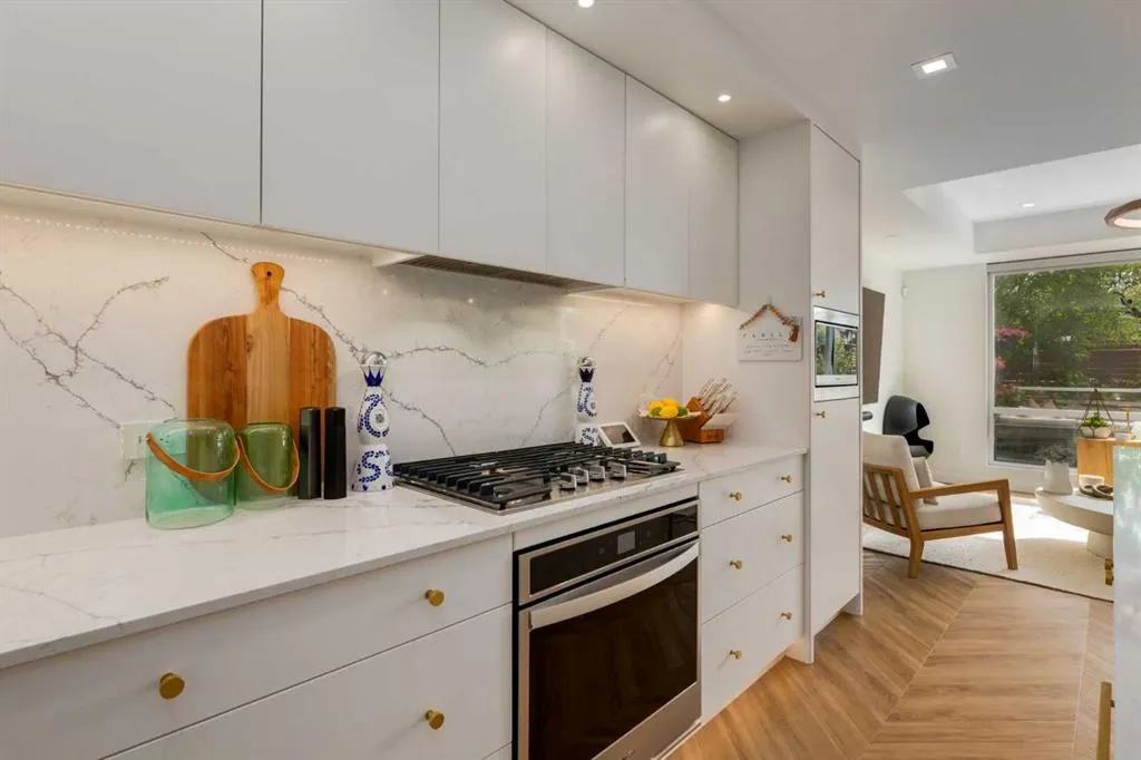 8445 Broadcast Avenue SW, #110