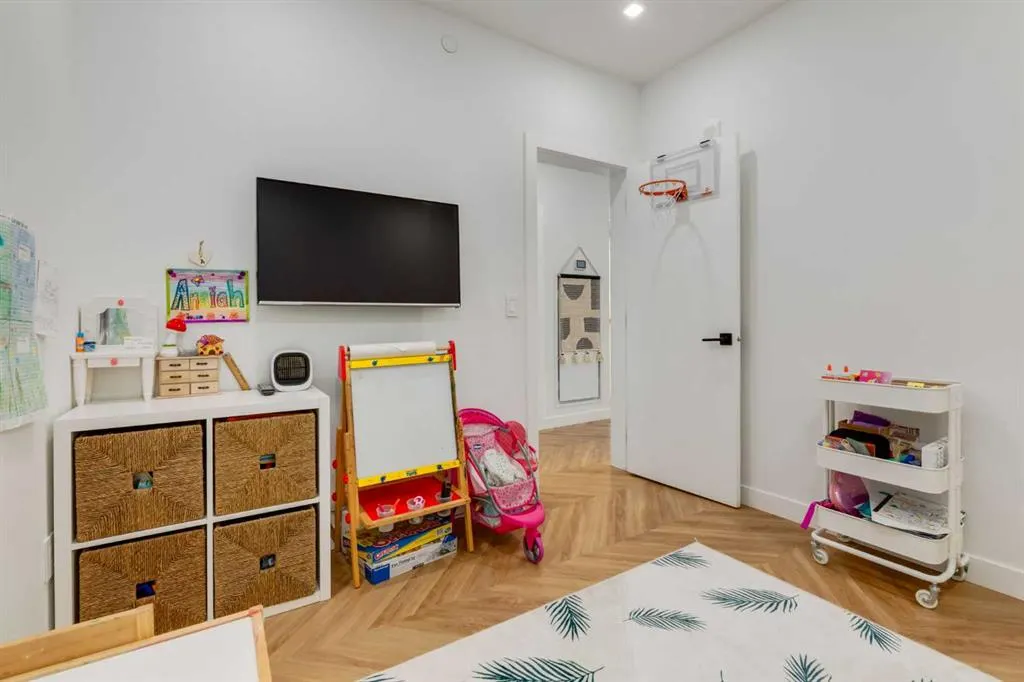 8445 Broadcast Avenue SW, #110