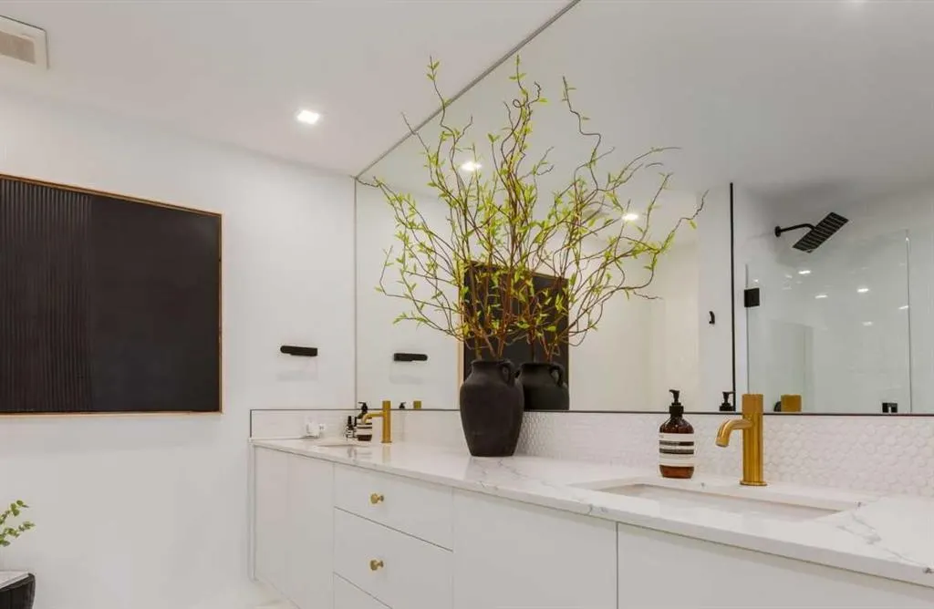8445 Broadcast Avenue SW, #110