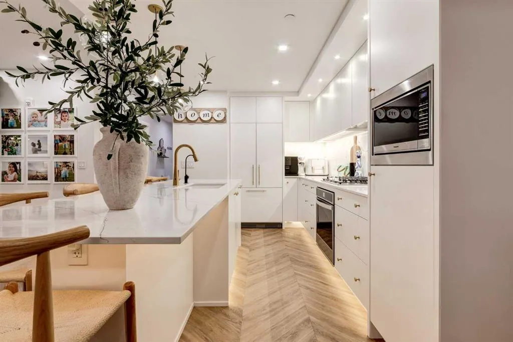 8445 Broadcast Avenue SW, #110