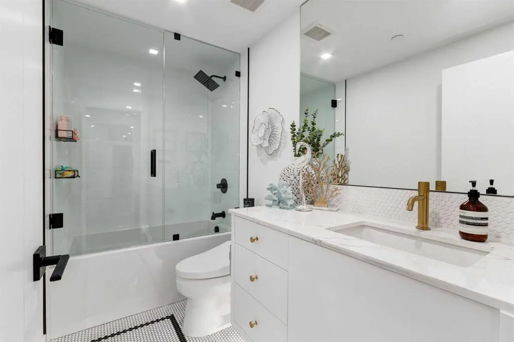 8445 Broadcast Avenue SW, #110