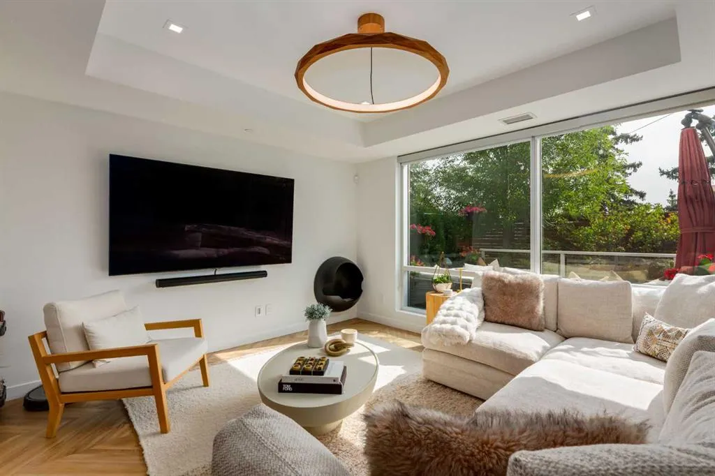 8445 Broadcast Avenue SW, #110