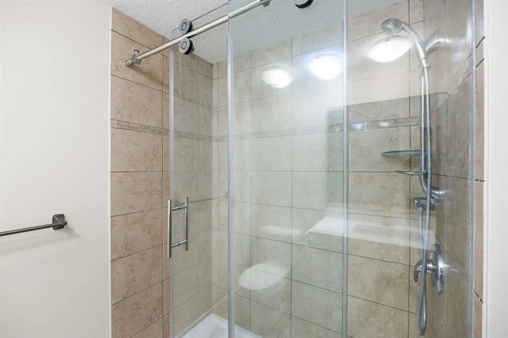 322 Point Mckay Gardens NW