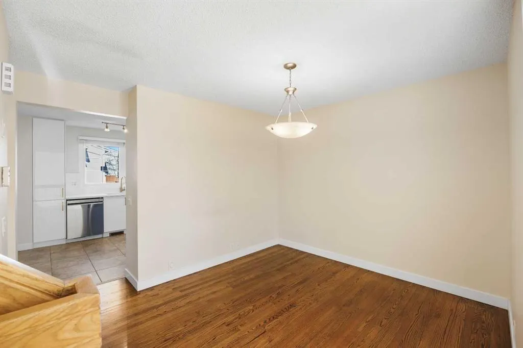 322 Point Mckay Gardens NW