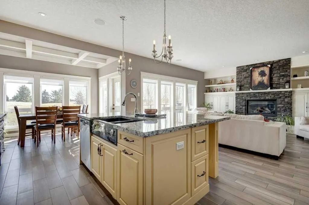 1233 Hillcrest Manor Estates
