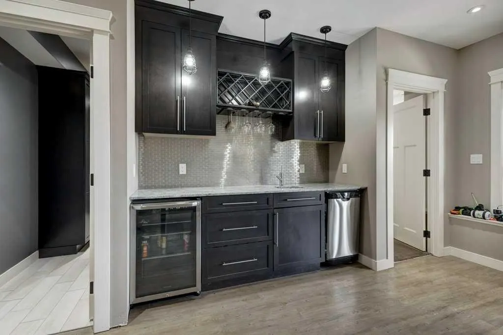 1233 Hillcrest Manor Estates