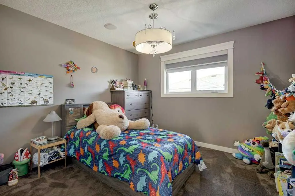 1233 Hillcrest Manor Estates