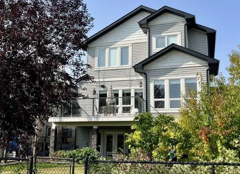 1233 Hillcrest Manor Estates