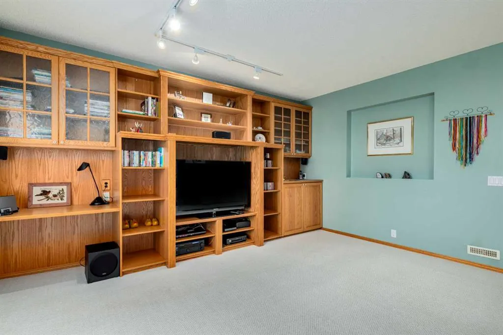 537 Sierra Madre Court SW