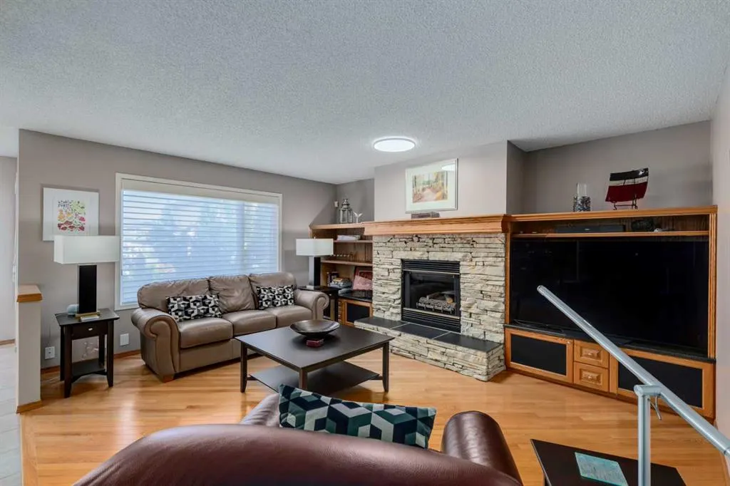 537 Sierra Madre Court SW
