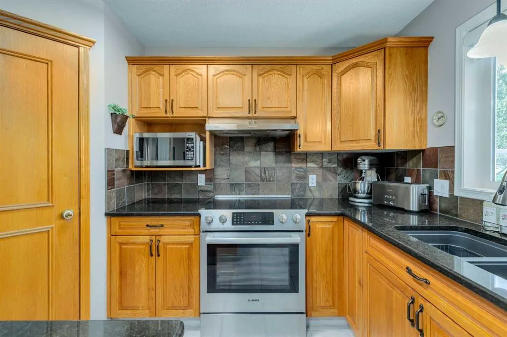 537 Sierra Madre Court SW