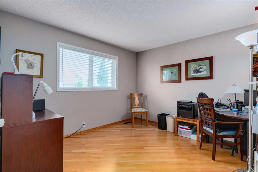 537 Sierra Madre Court SW