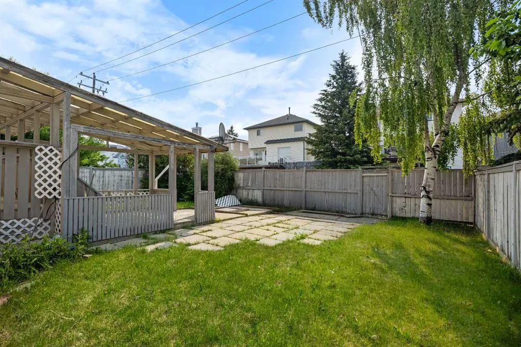 132 Hawkland Circle NW