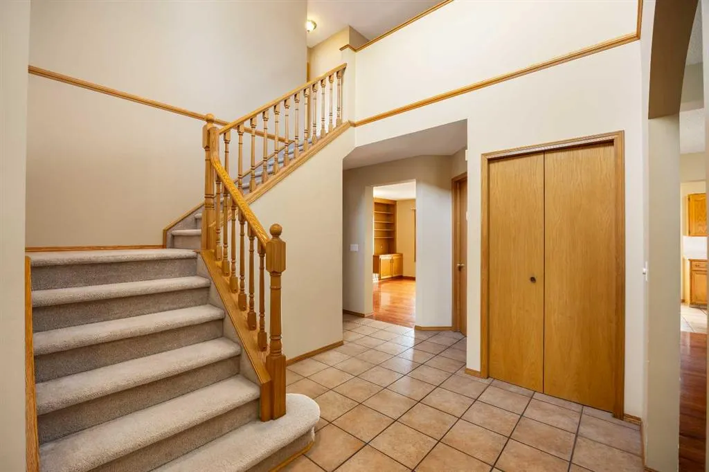 132 Hawkland Circle NW