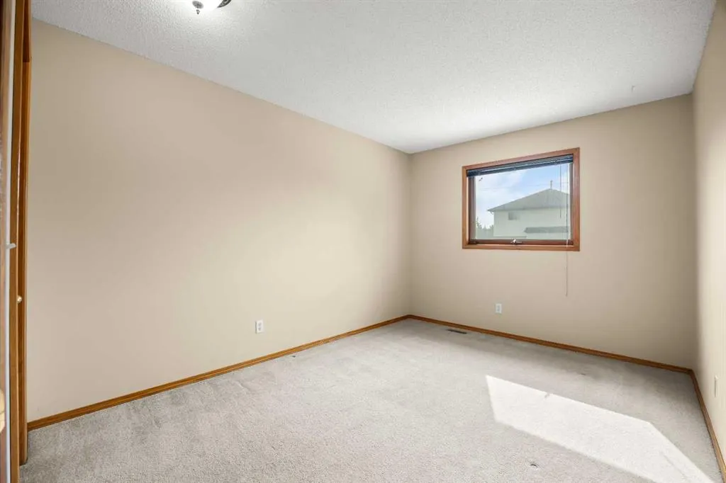 132 Hawkland Circle NW