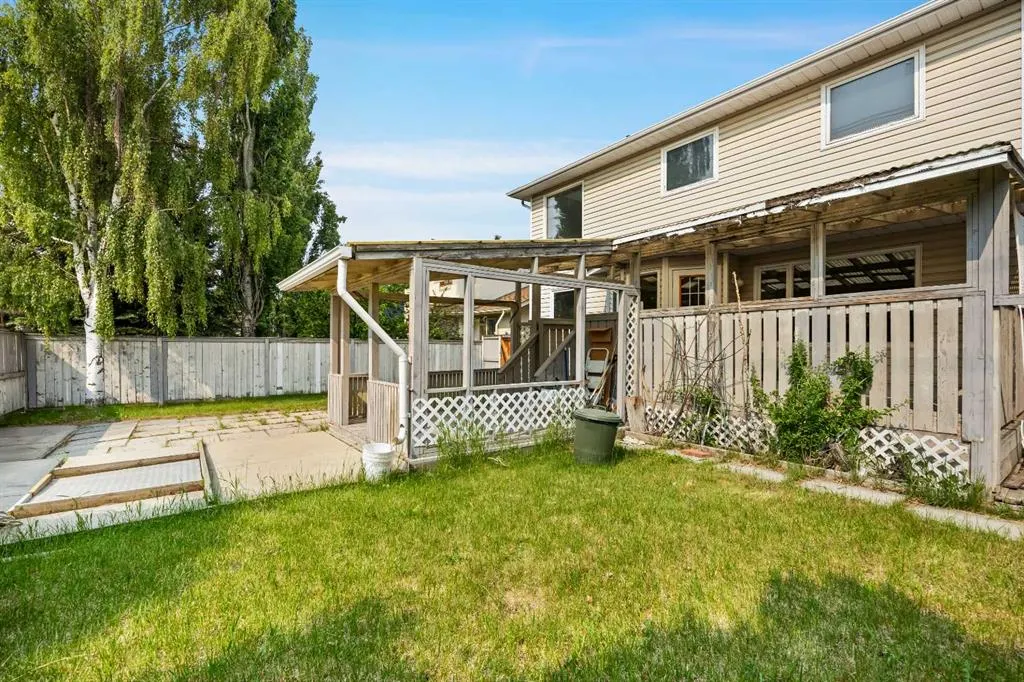 132 Hawkland Circle NW