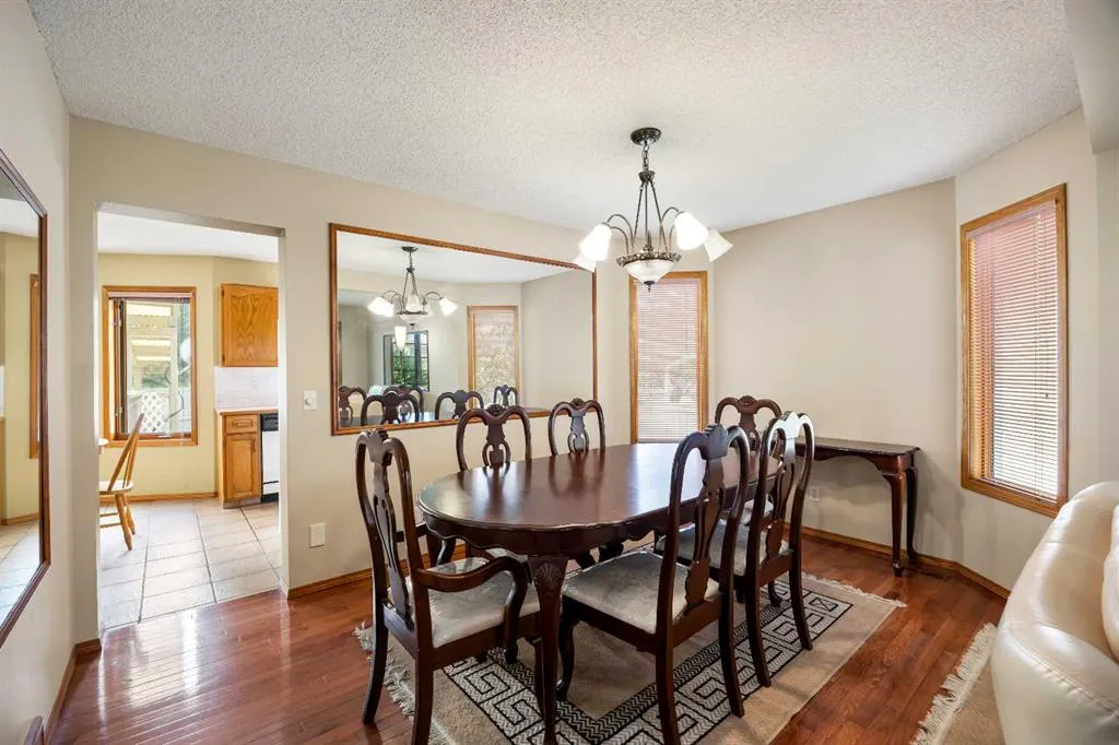 132 Hawkland Circle NW
