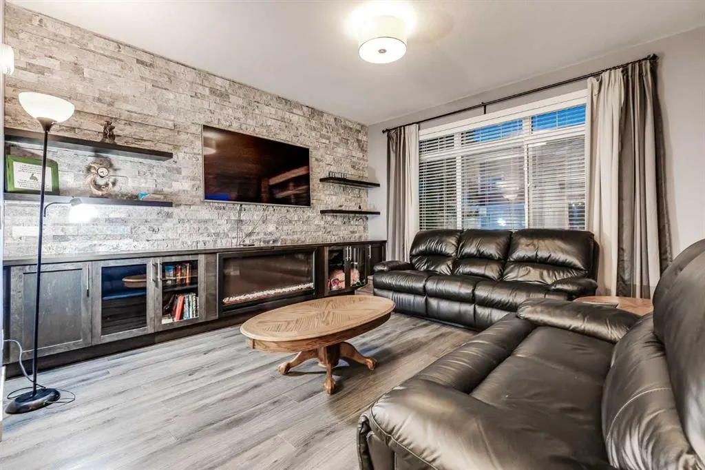 515 Skyview Ranch Grove NE