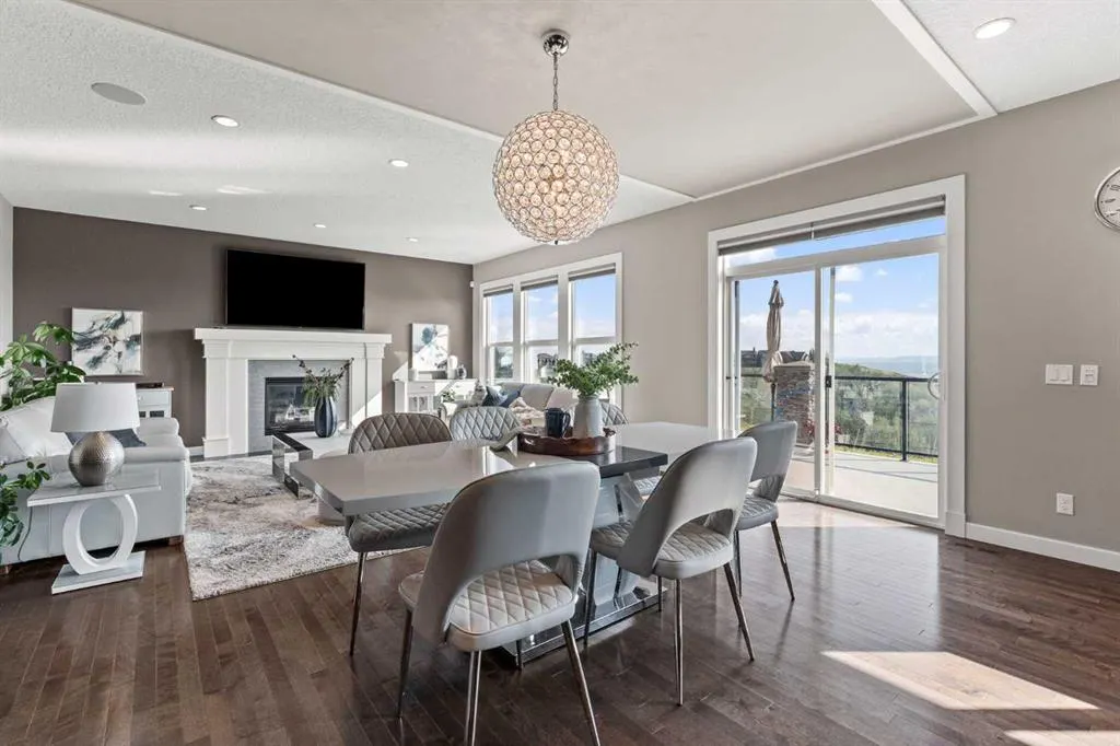92 Cranarch Heights SE