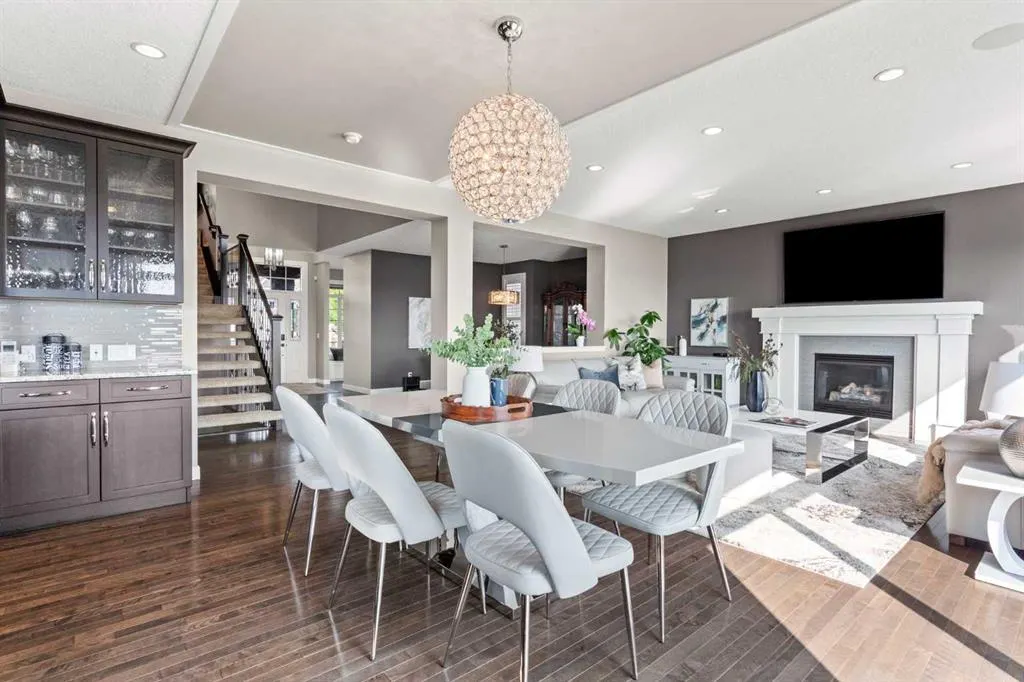 92 Cranarch Heights SE