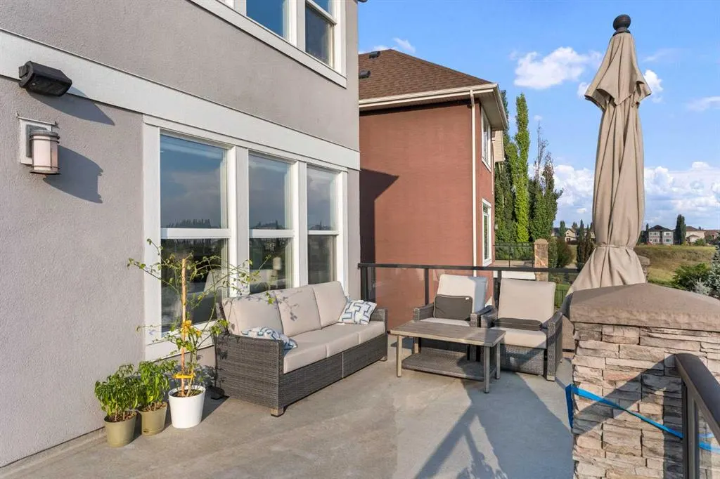 92 Cranarch Heights SE