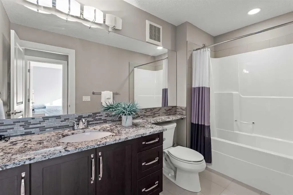92 Cranarch Heights SE