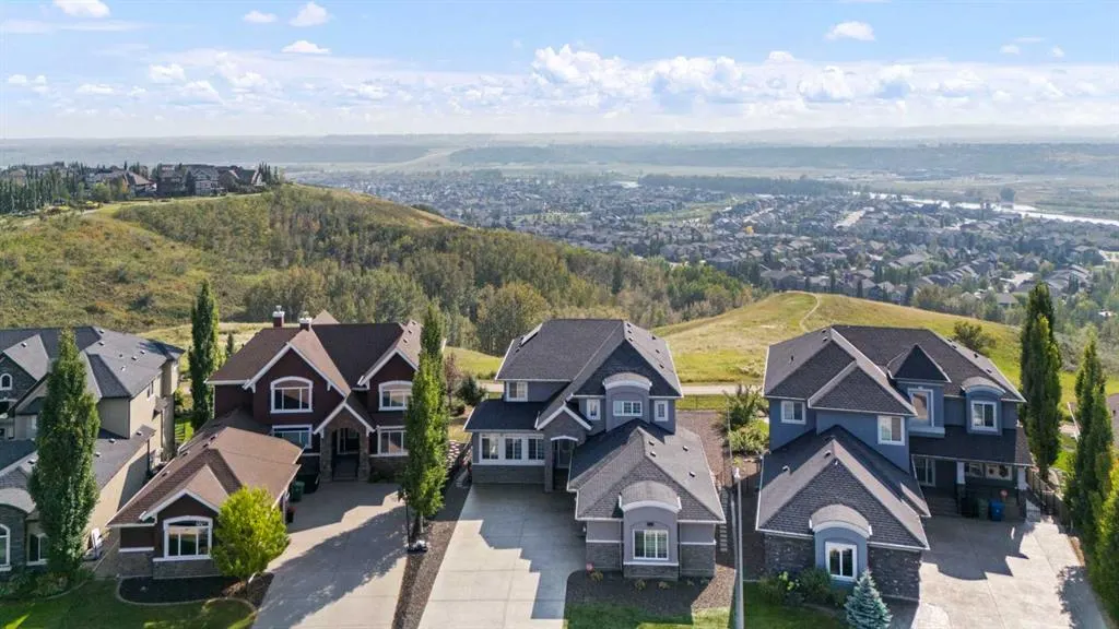 92 Cranarch Heights SE