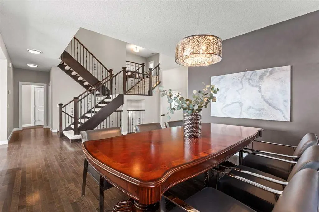 92 Cranarch Heights SE