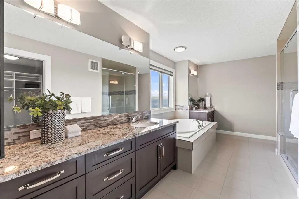92 Cranarch Heights SE