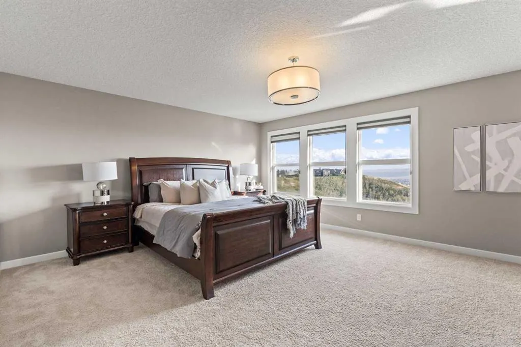 92 Cranarch Heights SE