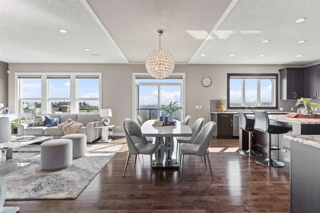 92 Cranarch Heights SE