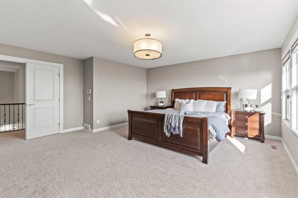 92 Cranarch Heights SE