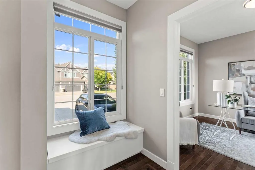 92 Cranarch Heights SE